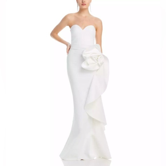 CHIARA BONI
Ethane Rosette Gown in White - Picture 1 of 15